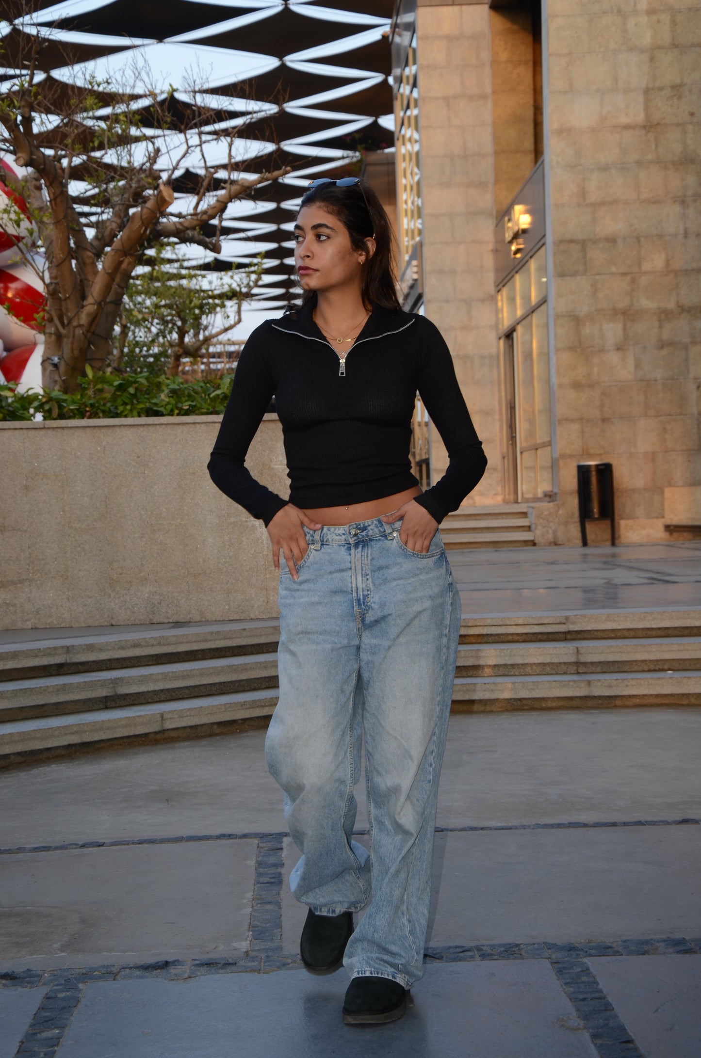 Black Contour Pullover