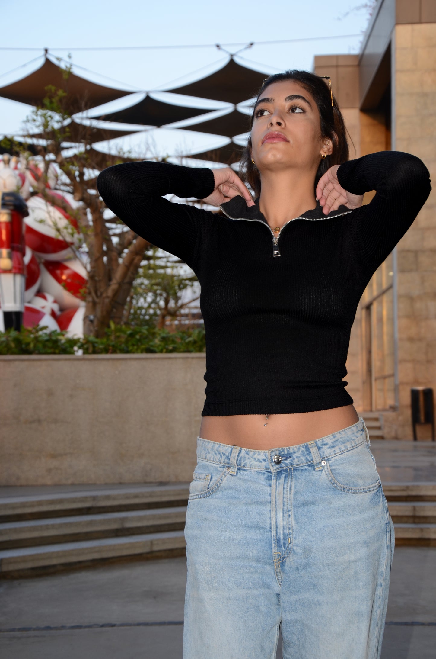Black Contour Pullover
